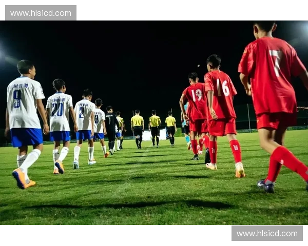 聚焦绿茵赛场的体育摄影师用镜头记录激情与瞬间的无限魅力风采光